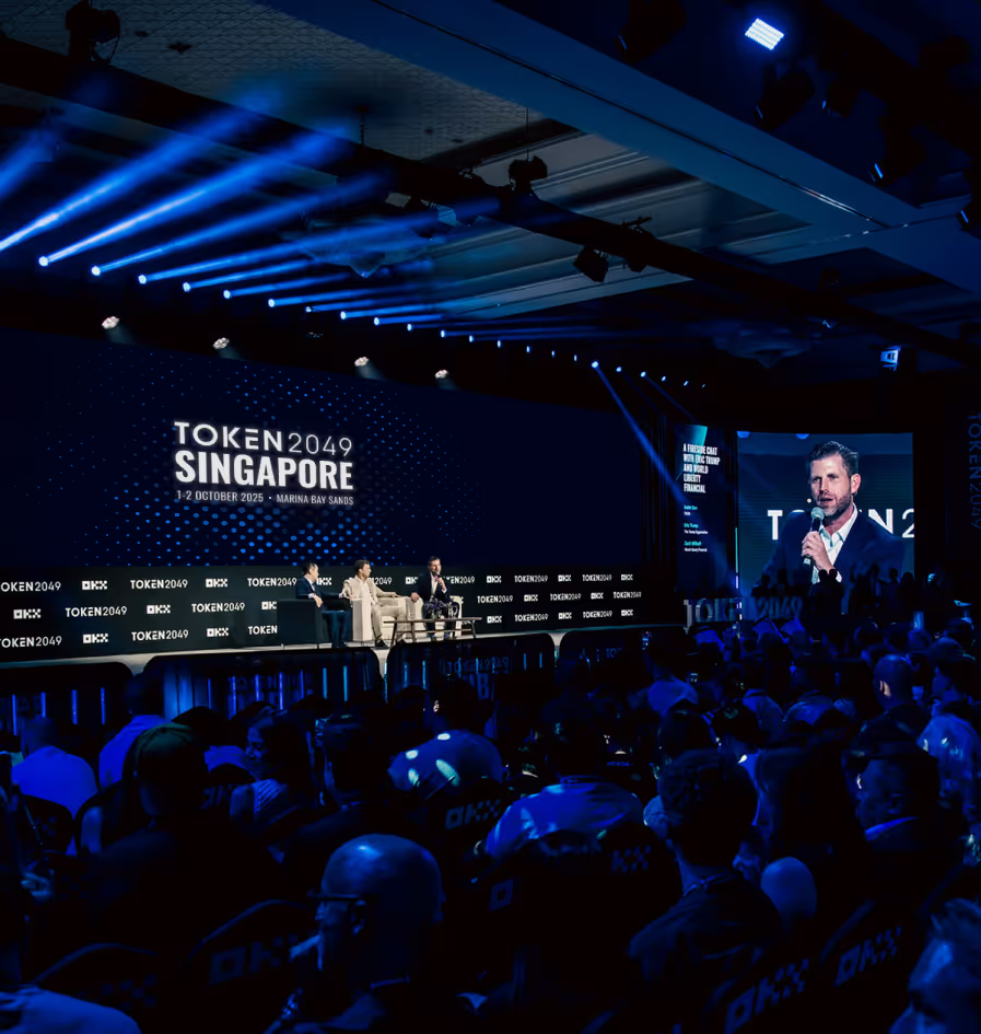 TOKEN2049 Singapore 往届大会现场(图为 2025 年 OKX 主舞台)